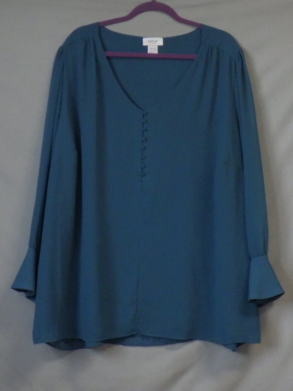 Avenue Studio Teal Long Sleeve Top